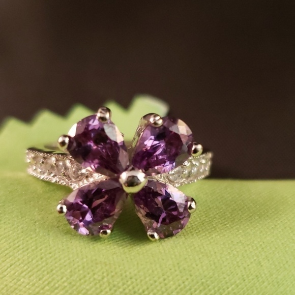 Amethyst Flower Shaped Costume Ring 7.5 - Picture 3 of 9